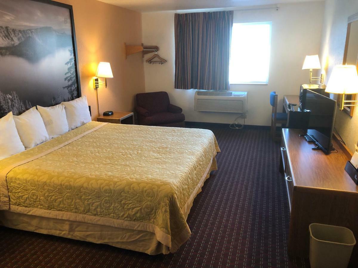 Super 8 By Wyndham The Dalles Or Exterior foto
